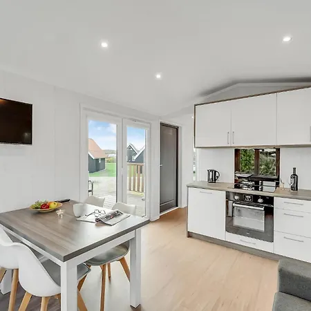 2 Bedroom Pet Friendly In *