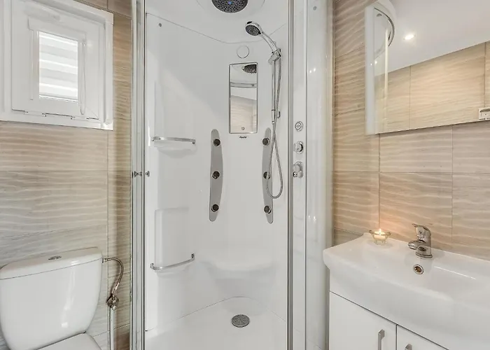 2 Bedroom Pet Friendly In Holiday home *